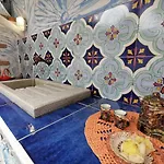 Ziu Angelinu Ad Un Passo Dal Mare
